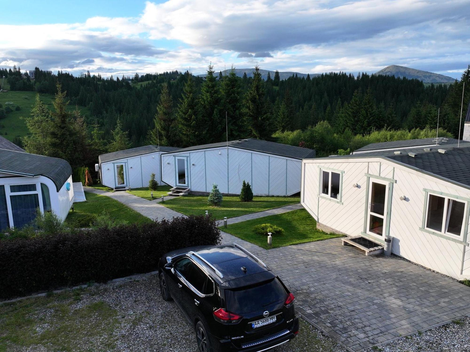 Space Place Jablunyzja Exterior foto